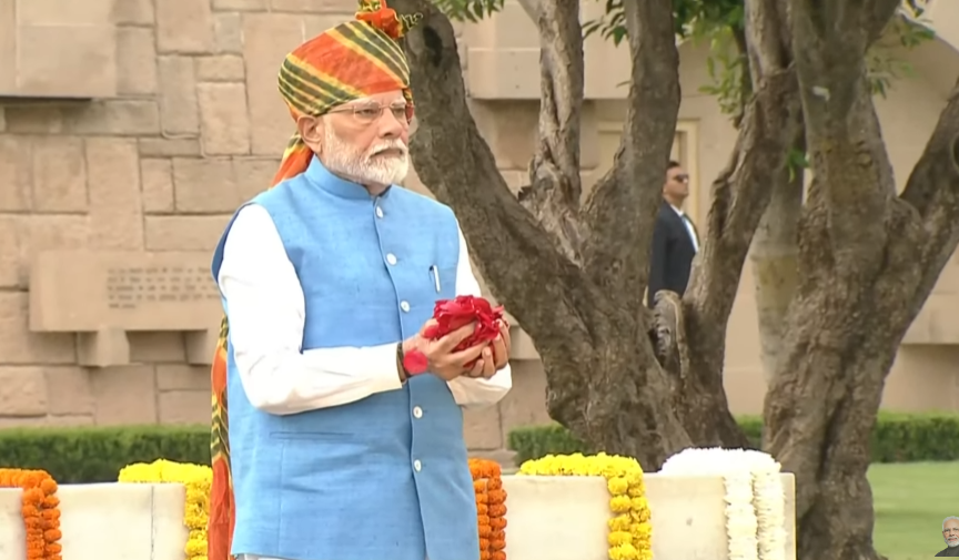 PM Modi at Rajghat